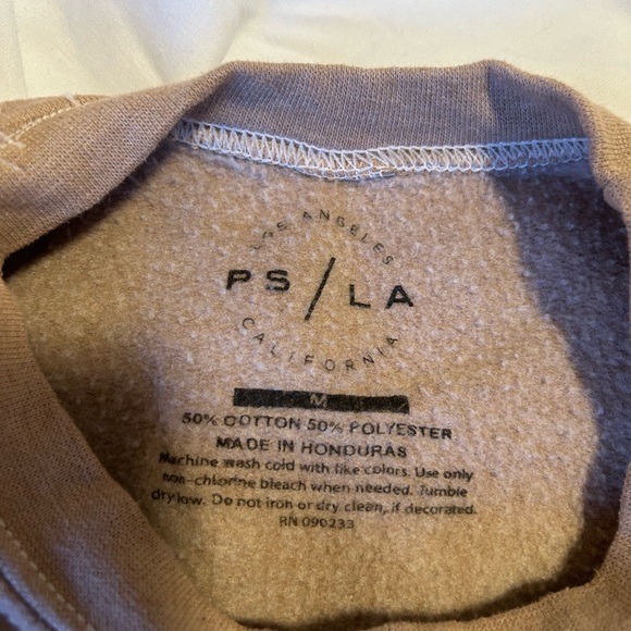 Pacsun medium crewneck. A little bit of pilling - Picture 2 of 3